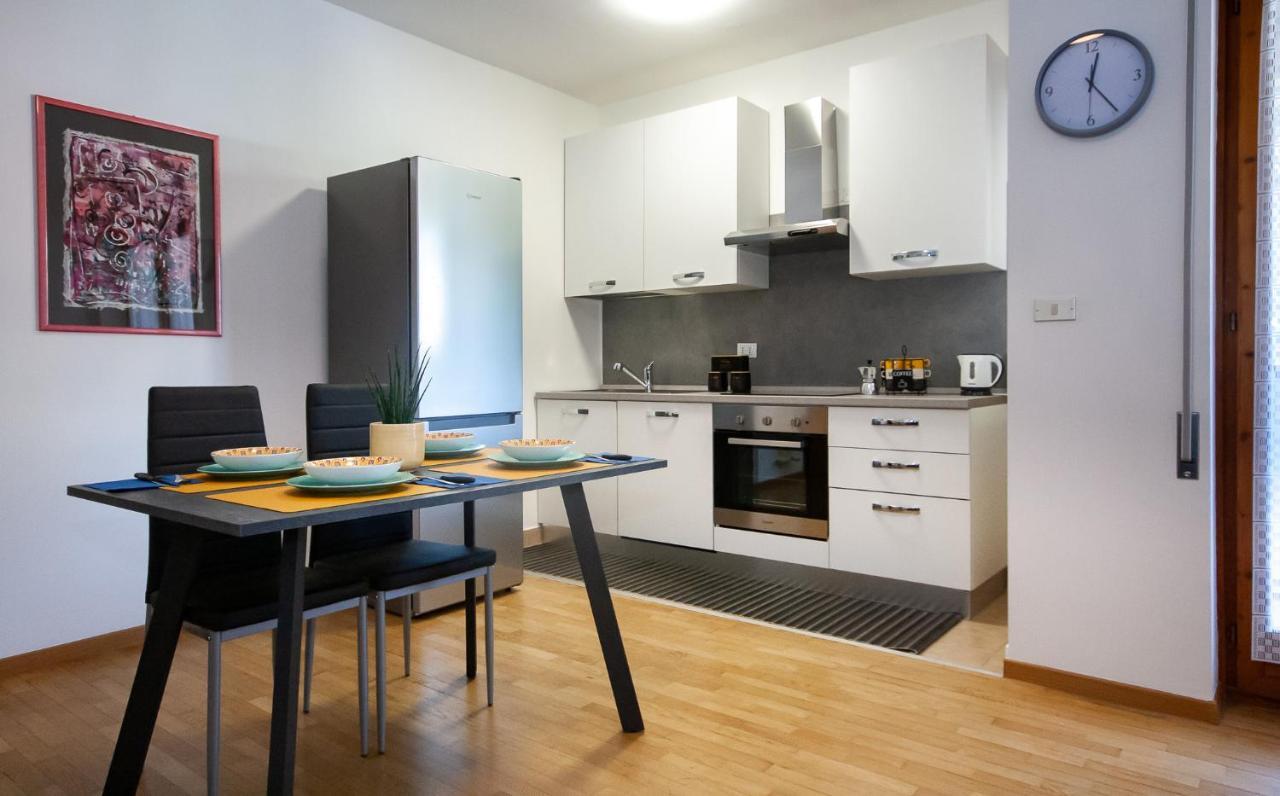 Tranquillo Bilocale Vicino Al Centro Storico Apartment Bolzano Bagian luar foto